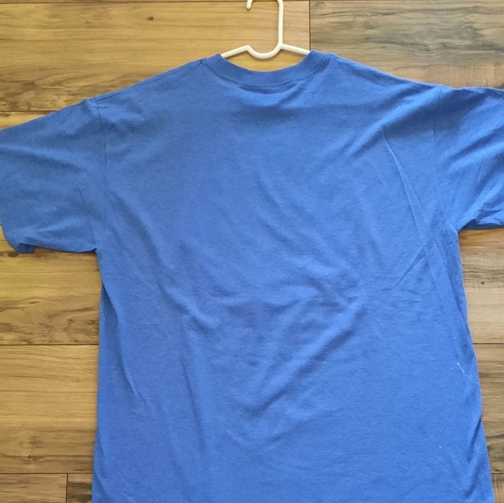 Mens size XL Captain America Shield T-Shirt. - Picture 2 of 3